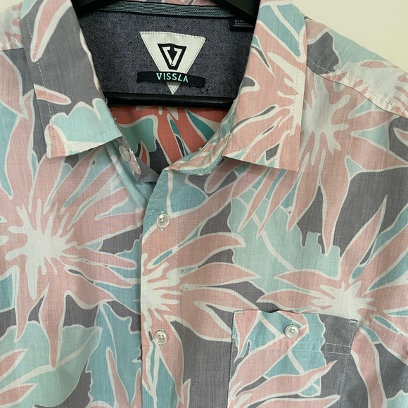 Vissla Floral Hawaiian Shirt Size XL - Picture 3 of 6